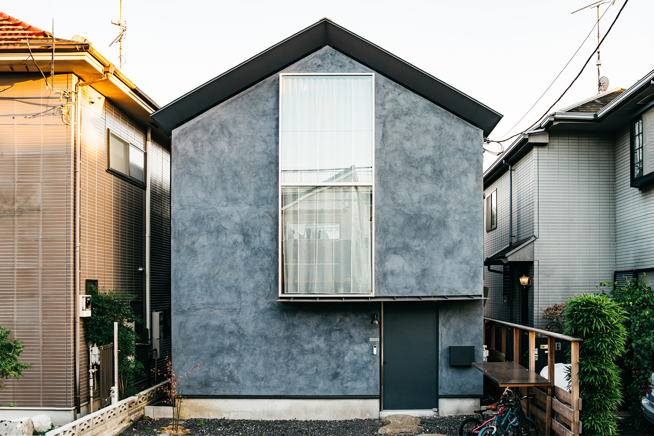 濃淡のあるグレーの塗りに | HOUSE RECIPE