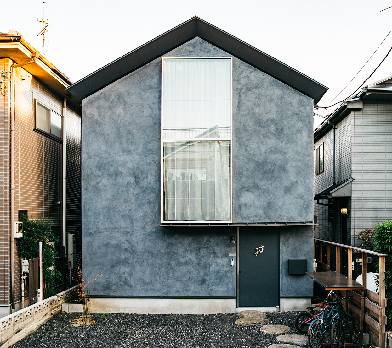 濃淡のあるグレーの塗りに | HOUSE RECIPE